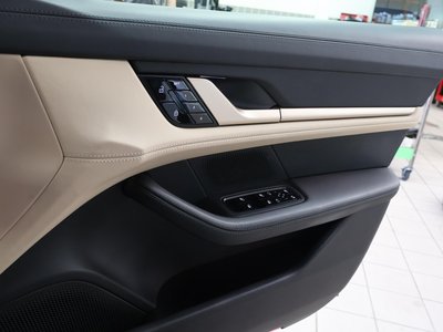 صورة مصغرة 51 لـ 2021 Porsche TAYCAN
