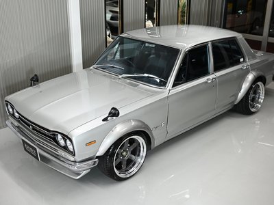 NISSAN SKYLINE - 2