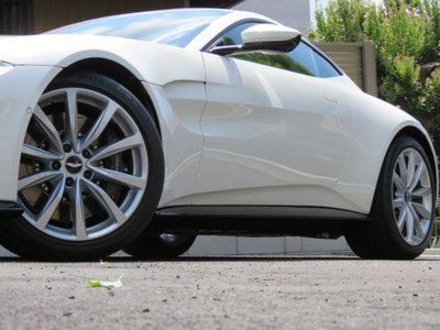 صورة 11 لـ 2021 Aston Martin VANTAGE