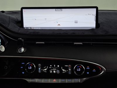2021 Genesis GV70 — миниатюра 20