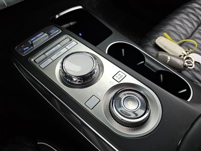 2021 Genesis GV70 — миниатюра 12