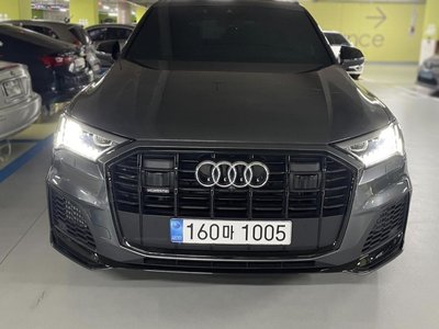 AUDI Q7 - 1