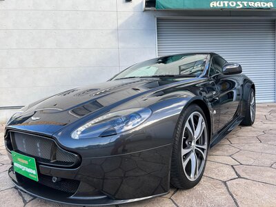 ASTON MARTIN V12 VANTAGE