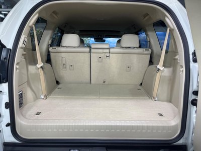 TOYOTA LAND CRUISER PRADO - 10