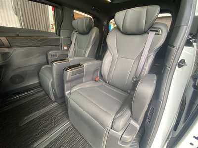 صورة 8 لـ 2025 Toyota ALPHARD