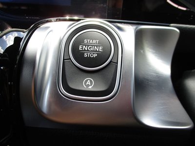 2025 Mercedes-BENZ GLB — миниатюра 30