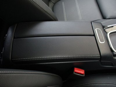 2025 Mercedes-BENZ GLB — миниатюра 40