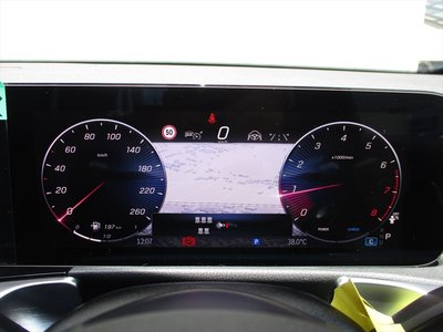 2025 Mercedes-BENZ GLB — миниатюра 24