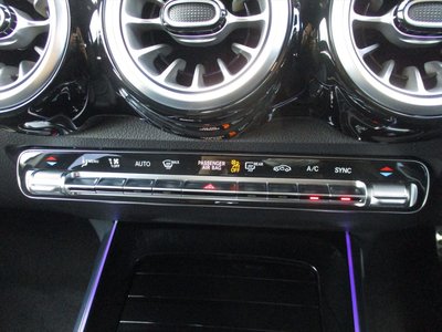 2025 Mercedes-BENZ GLB — миниатюра 35