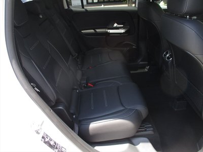 2025 Mercedes-BENZ GLB — миниатюра 14