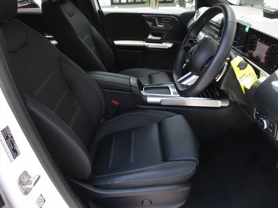 2025 Mercedes-BENZ GLB — миниатюра 11