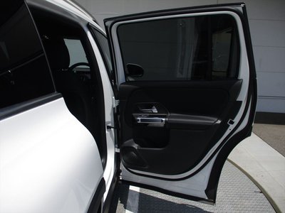 2025 Mercedes-BENZ GLB — миниатюра 19