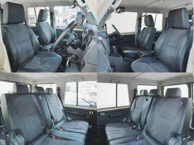 TOYOTA LAND CRUISER 70 - 4