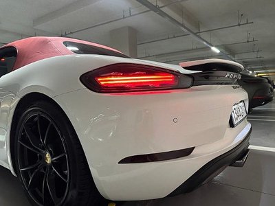 صورة 8 لـ 2018 Porsche 718
