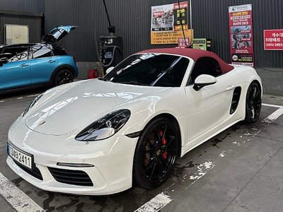 صورة 3 لـ 2018 Porsche 718