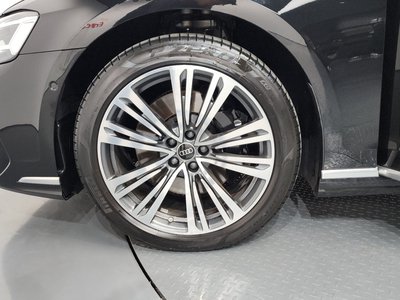 AUDI A8 - 6