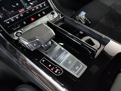 AUDI A8 - 9