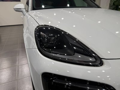 PORSCHE CAYENNE - 8