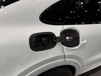 PORSCHE CAYENNE - 10