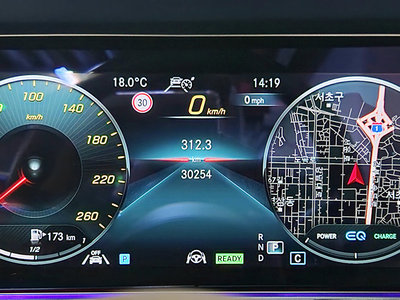 MERCEDES-BENZ E-CLASS - 7