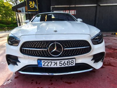 MERCEDES-BENZ E-CLASS - 1