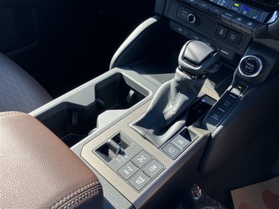 صورة مصغرة 12 لـ 2024 Toyota LAND CRUISER 250