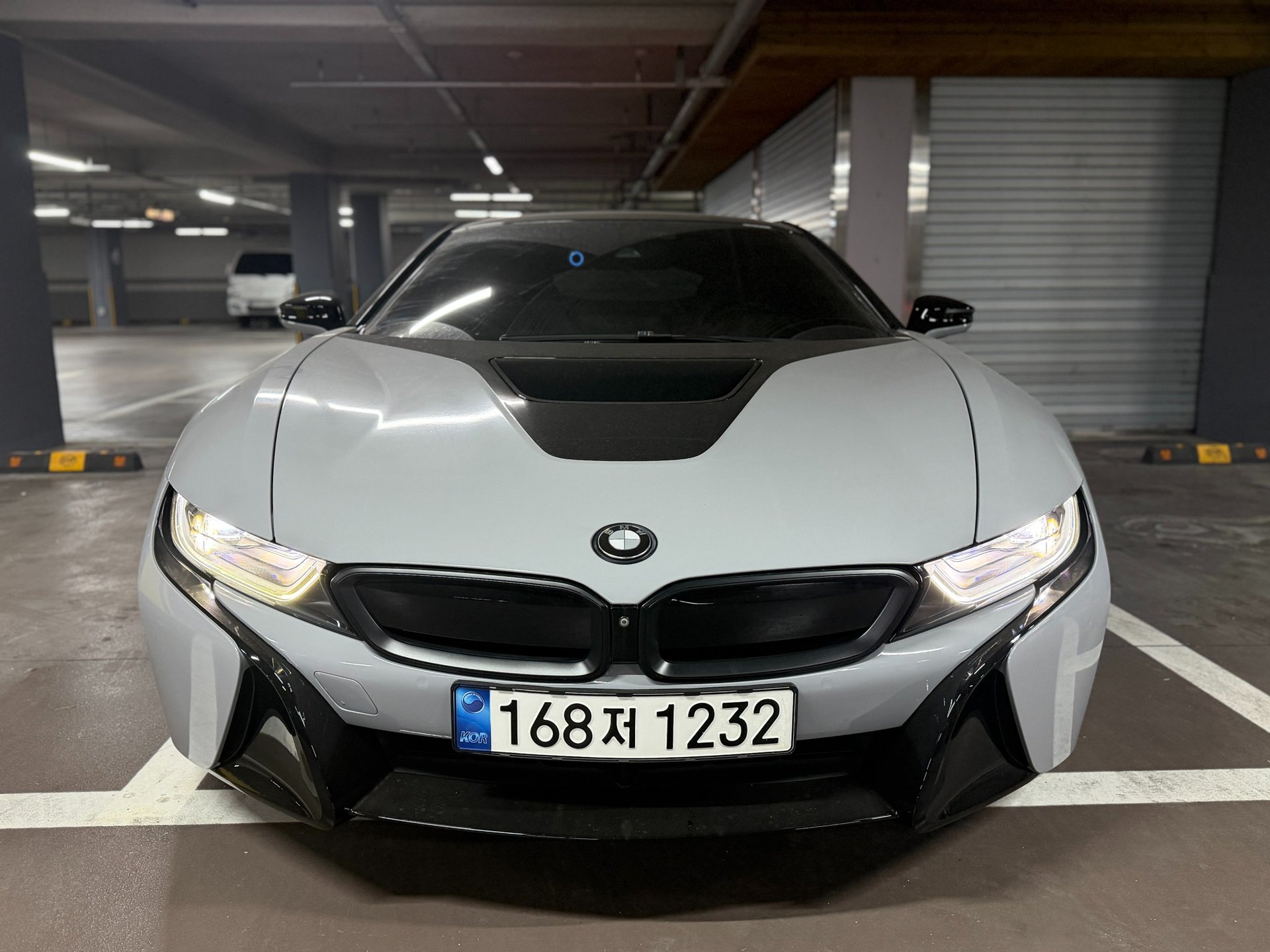 BMW I8 - View 1