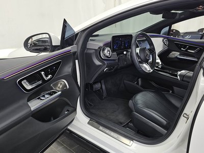 MERCEDES-BENZ EQE - 10