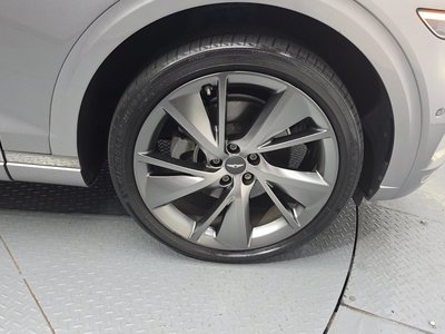 صورة 8 لـ 2022 Genesis GV70