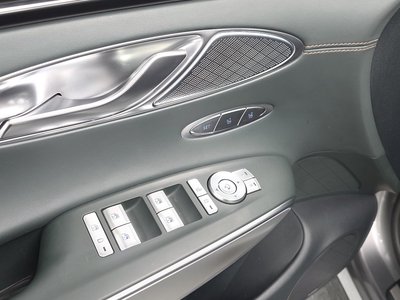 صورة مصغرة 30 لـ 2022 Genesis GV70