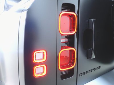 LAND ROVER DEFENDER - 5