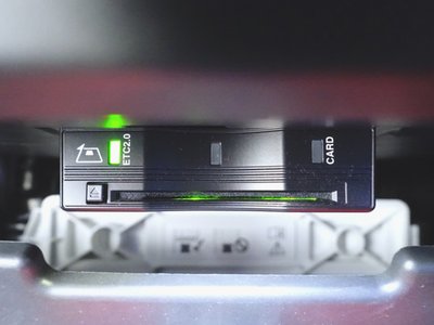 LAND ROVER DEFENDER - 10