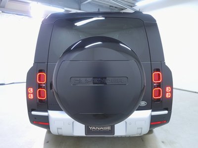 LAND ROVER DEFENDER - 7