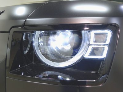 LAND ROVER DEFENDER - 3