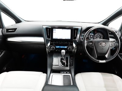 2018 TOYOTA ALPHARD photo 10