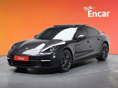 PORSCHE PANAMERA - 1