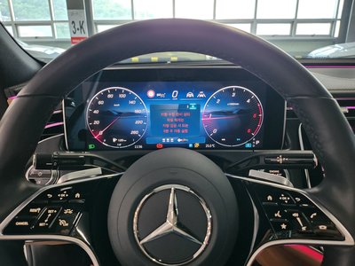 MERCEDES-BENZ E-CLASS - 6