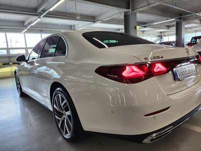 MERCEDES-BENZ E-CLASS - 5