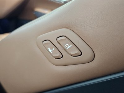 2023 Genesis GV70 — миниатюра 29