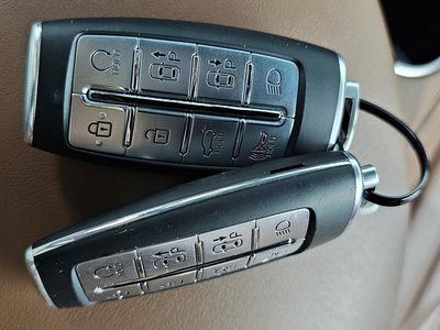 2023 Genesis GV70 — миниатюра 31