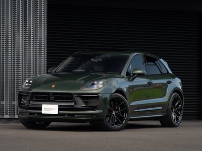 PORSCHE MACAN - 1