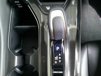 TOYOTA CROWN SPORT - 10