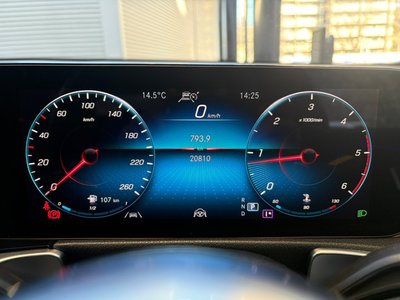 MERCEDES-BENZ GLB - 9