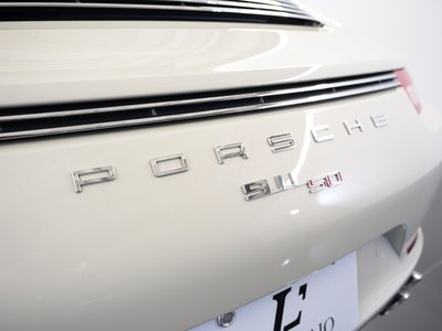 PORSCHE 911 - 8