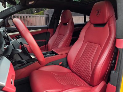 LAMBORGHINI URUS - 10