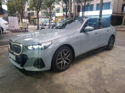 BMW 5 SERIES