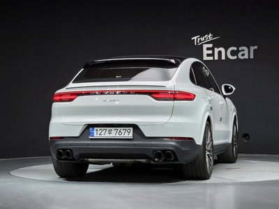 2022 Porsche CAYENNE 照片 3
