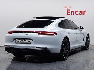 PORSCHE PANAMERA - 4