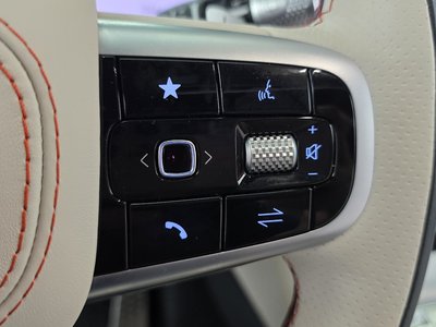 2025 Genesis GV70 thumbnail 16