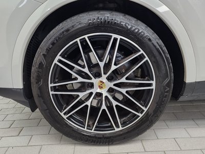 صورة 6 لـ 2024 Porsche CAYENNE